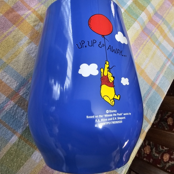 Disney Pooh 10oz tumbler with lid - Picture 3 of 5